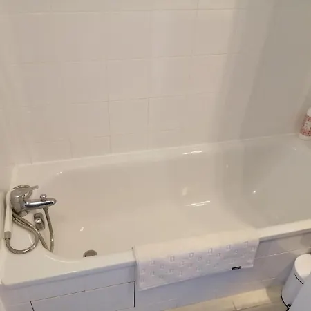 Le Cocon De Marie,piscine, Balcon, Parking Gratuit, Baignoire Апартаменти Каркассонн