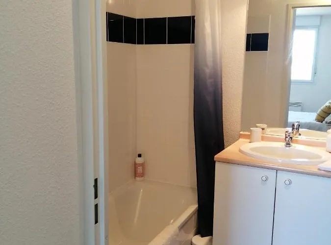 Le Cocon De Marie,piscine, Balcon, Parking Gratuit, Baignoire Apartman